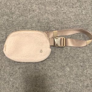 Lululemon everyday bag